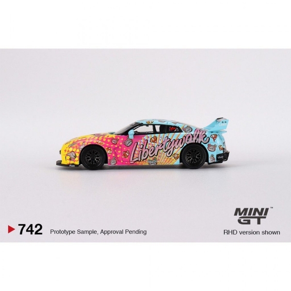 Mô Hình Xe MiniGT Card Version MGT00742 LB-Silhouette WORKS GT NISSAN 35GT-RR Ver.1 LBWK KUMA