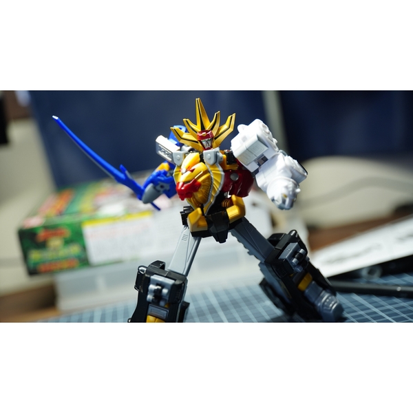 Mô Hình Lắp Ráp SMP [Shokugan Modeling Project] Hyakujuu Gattai Gao king siêu nhân gao