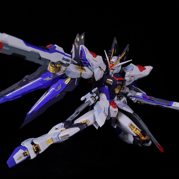 ( Hàng sẵn giao ngay) MÔ HÌNH RÁP SẴN METAL BUILD Strike Freedom Gundam Ver.Soul Blue của MC MODEL