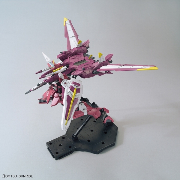 Mô hình lắp ráp Gundam Gunpla MG 1/100 JUSTICE GUNDAM Chính Hãng Bandai
