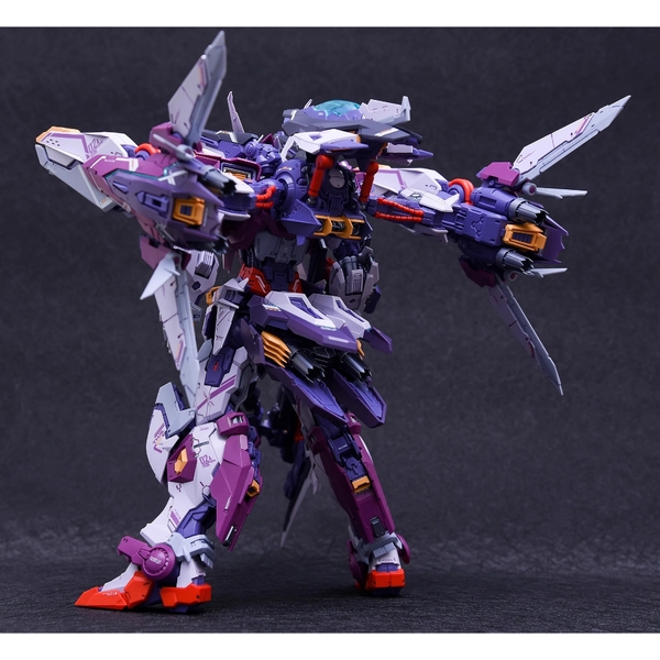 Mô Hình Lắp Ráp INERA 1/100 MG THUNDERBOLT COSMIC GENERAL PURPOSE COMBAT ROBOT IN ERA ( kèm sừng )