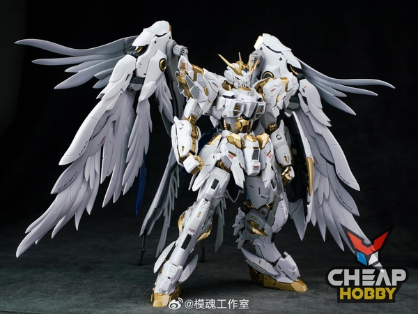 Mô Hình Lắp 1/100 Mecha OBERON (Tặng kèm bộ 6 lông vũ, runner vàng, đế chứa lông vũ + decal nước)