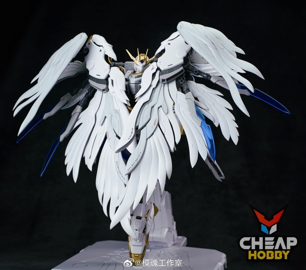 Mô Hình Lắp 1/100 Mecha OBERON (Tặng kèm bộ 6 lông vũ, runner vàng, đế chứa lông vũ + decal nước)