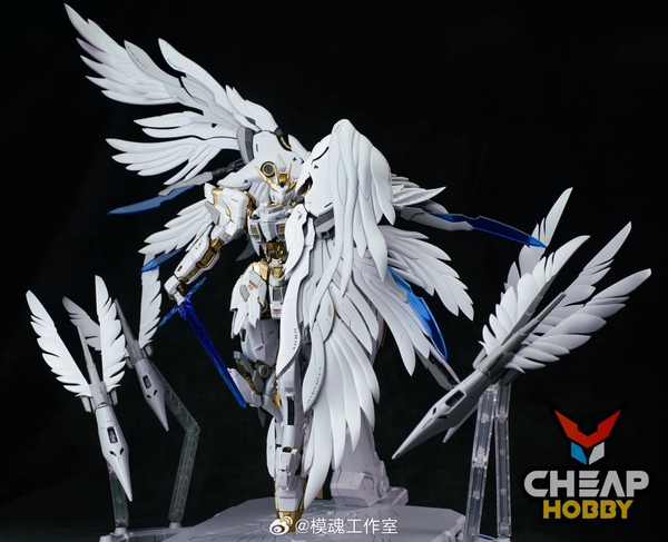 Mô Hình Lắp 1/100 Mecha OBERON (Tặng kèm bộ 6 lông vũ, runner vàng, đế chứa lông vũ + decal nước)