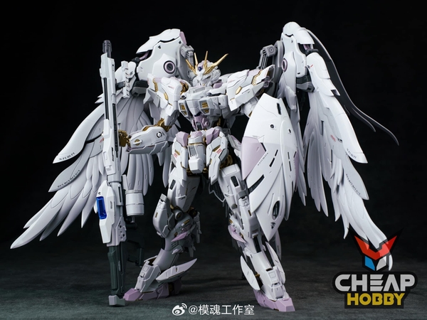 Mô Hình Lắp 1/100 Mecha OBERON (Tặng kèm bộ 6 lông vũ, runner vàng, đế chứa lông vũ + decal nước)