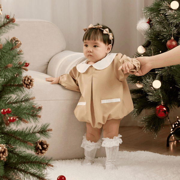 Bodysuit đùi Bee thiết kế cổ cách điệu cho bé gái (0-24M)