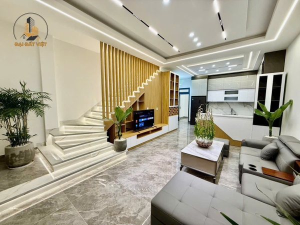 BÁN NHÀ 3 TẦNG CỔ LOA MỚI XÂY - TRUNG TÂM ĐÀ LẠT - VIEW THÀNH PHỐ