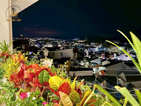 BÁN NHÀ 3 TẦNG CỔ LOA MỚI XÂY - TRUNG TÂM ĐÀ LẠT - VIEW THÀNH PHỐ