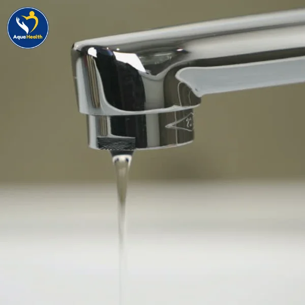 Thay lõi máy lọc nước khi nước từ vòi yếu đi đáng kể