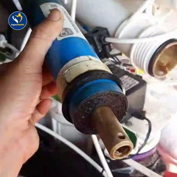 Hướng dẫn sửa máy lọc nước bị ngập nước - Màng RO bị tắc 