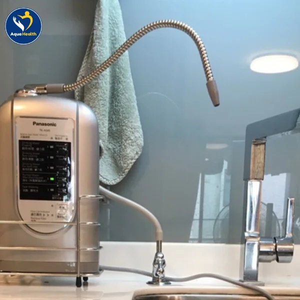Thay lõi lọc máy ion kiềm Panasonic TK-AS45 khi nước có dấu hiệu chảy chậm