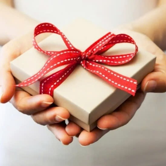 5 món quà tặng 20/10 ý nghĩa 100% phụ nữ đều muốn nhận