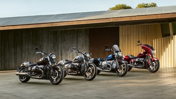 Nhân tiện đáp ứng chuẩn khí thải Euro 5+, BMW Motorrad tranh thủ cập n