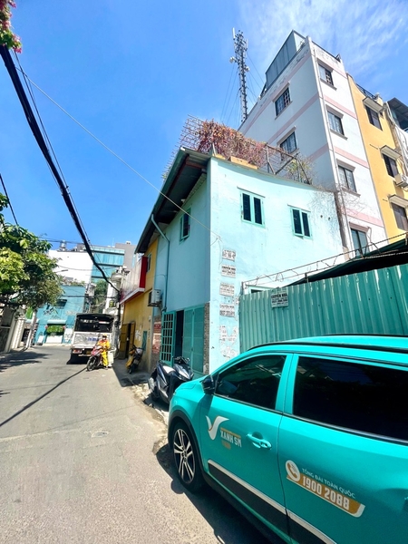 *CHÍNH CHỦ BÁN NHÀ MẶT TIỀN 138 NGUYỄN ĐÌNH CHÍNH DT 76M2 CHỈ 14 TỶ