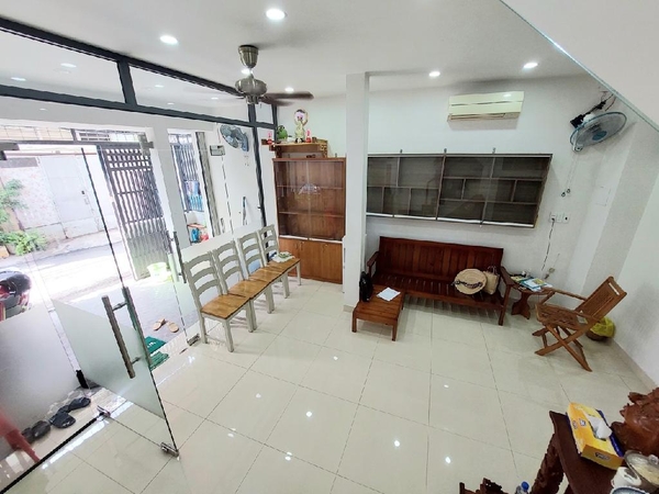 *CHÍNH CHỦ BÁN NHÀ MẶT TIỀN 204 NGUYỄN ĐÌNH CHÍNH PHÚ NHUẬN DT 40M2 CHỈ 7.5 TỶ