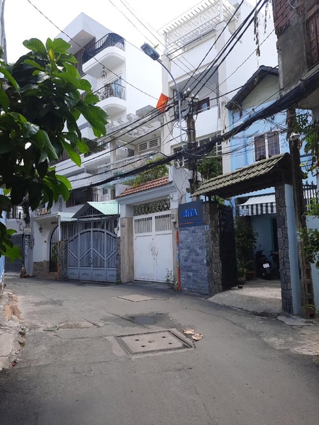*CHÍNH CHỦ BÁN NHÀ MẶT TIỀN 204 NGUYỄN ĐÌNH CHÍNH PHÚ NHUẬN DT 40M2 CHỈ 7.5 TỶ