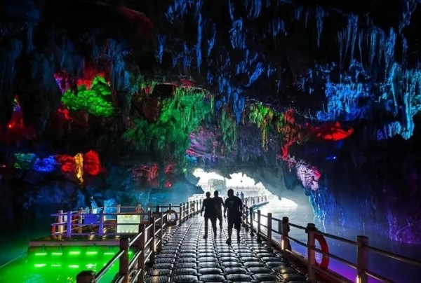 探索恩施 - 鳳凰古城 - 天門山 - 七十二七樓（六天五夜） Khám phá Ân Thi - Phượng Hoàng Cổ Trấn - Thiên Môn Sơn - 72 Kỳ Lầu