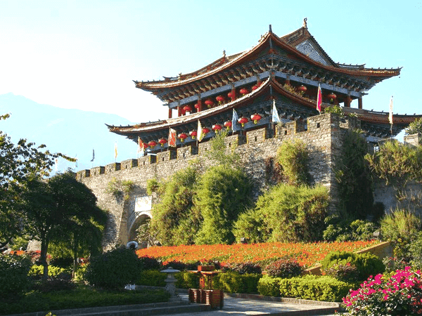 昆明 ：大理 - 麗江 - 香格里拉 - 雪山（六天五夜） 贈送欣賞由名導演「張藝謀」執導的戶外實景表演《印象麗江》 CÔN MINH -  ĐẠI LÝ - LỆ GIANG - SHANGRILA - NÚI TUYẾT（6 NGÀY 5 ĐÊM)