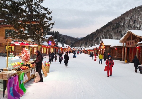 哈爾濱－雪鄉－冰雪節－重慶（七天七夜，特別兩晚雪鄉） CÁP NHĨ TÂN - LÀNG TUYẾT HƯƠNG（2ĐÊM） - LỄ HỘI BĂNG ĐĂNG - TRÙNG KHÁNH（7 NGÀY 7 ĐÊM）