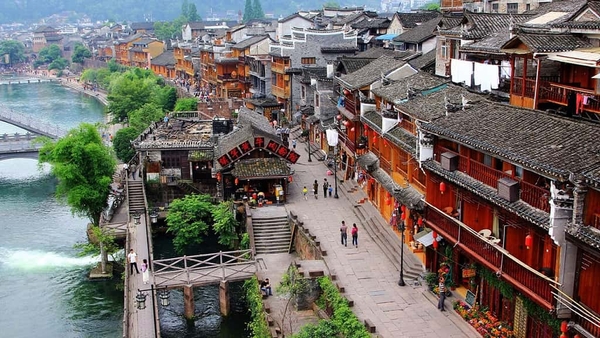 探索恩施 - 鳳凰古城 - 天門山 - 七十二七樓（六天五夜） Khám phá Ân Thi - Phượng Hoàng Cổ Trấn - Thiên Môn Sơn - 72 Kỳ Lầu