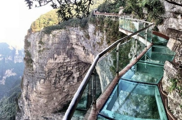 探索恩施 - 鳳凰古城 - 天門山 - 七十二七樓（五天四夜） KHÁM PHÁ ÂN THI - PHƯỢNG HOÀNG CỔ TRẤN - THIÊN MÔN SƠN - 72 KỲ LẦU ( 5 NGÀY 4 ĐÊM )