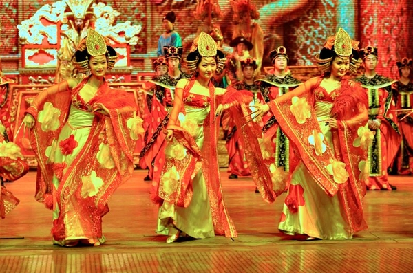 昆明 - 大理 - 麗江 - 香格里拉 - 雪山（六天五夜） CÔN MINH - ĐẠI LÝ - LỆ GIANG - NÚI TUYẾT ( 6 ngày 5 đêm )