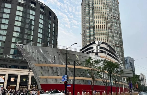 上海 － 三國電影製片廠 － 青山湖 － 武康路（5天4夜） THƯỢNG HẢI - PHIM TRƯỜNG TAM QUỐC THÀNH - HỒ THANH SƠN - PHỐ VŨ KHƯƠNG（5NGÀY 4 ĐÊM ）