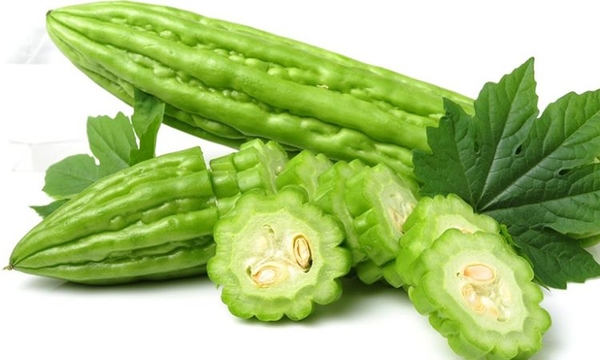 Dùng lá mướp đắng để điều trị trĩ tại nhà