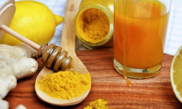 Mật ong thường xuyên được sử dụng để chữa đau dạ dày