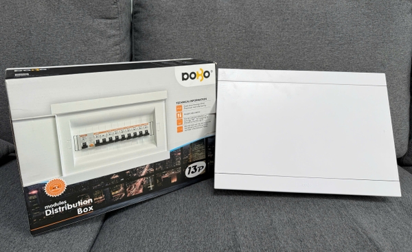 Tủ điện nhựa âm tường mặt phẳng 13 module VF-DP13P DoBo