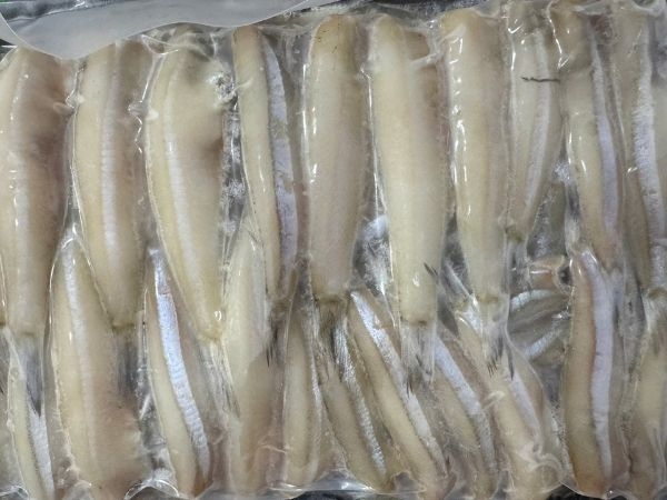 Cá cơm tươi làm sạch HTK (khay 300gr)