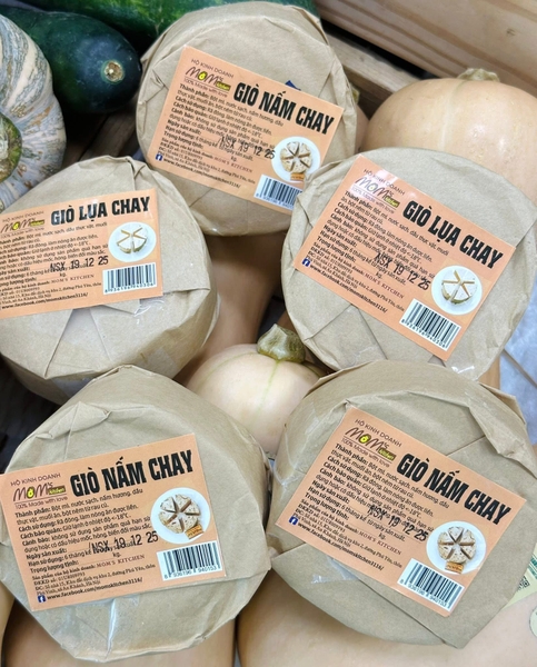 Giò lụa chay Moom Kitchen