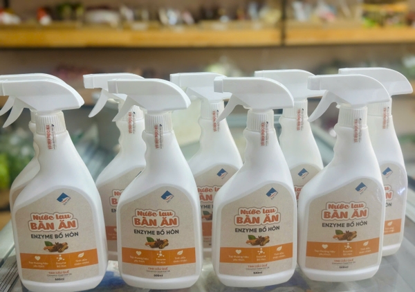 Nước lau bàn hữu cơ