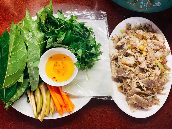 Set nem chạo chân giò