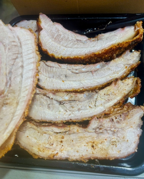 Ba chỉ lợn quay giòn bì