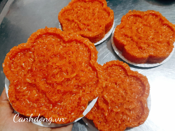 Xôi gấc nếp Tú Lệ (đĩa 500gr)