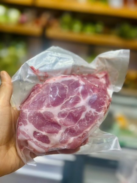 Thịt lợn đen Xứ Mường vai giòn