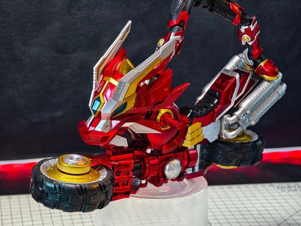 MÔ HÌNH LẮP RÁP ULTRA BEAST FORCE UBF-H01 KINO WITH KIRIN MOTOR