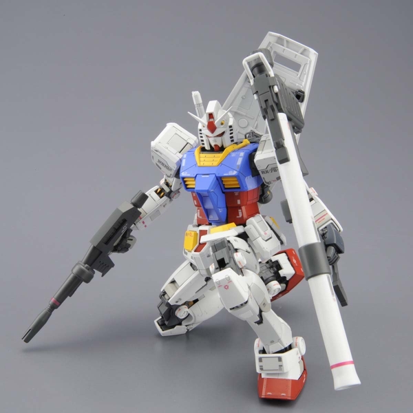 [HÀNG SẴN] BANDAI MÔ HÌNH LẮP RÁP MG 1/100 RX-78-2 GUNDAM Ver 3.0 CHÍNH HÃNG