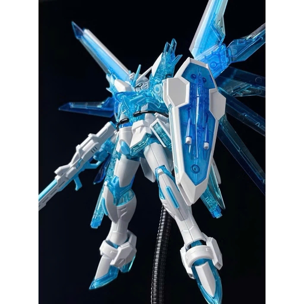 Mô Hình Lắp Ráp 1/120 Ice Blue Rising Freedom Limited (Tặng kèm Runner Clear + decal)