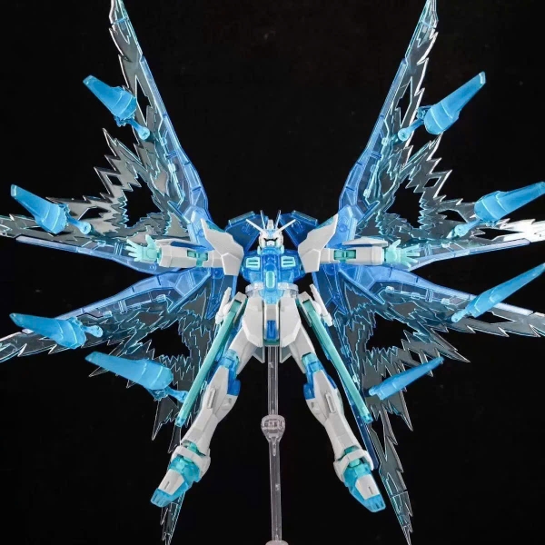 Mô Hình Lắp Ráp HG Ice Blue Strike Freedom Limited (Tặng kèm EFFECT cứng + decal nước + base)