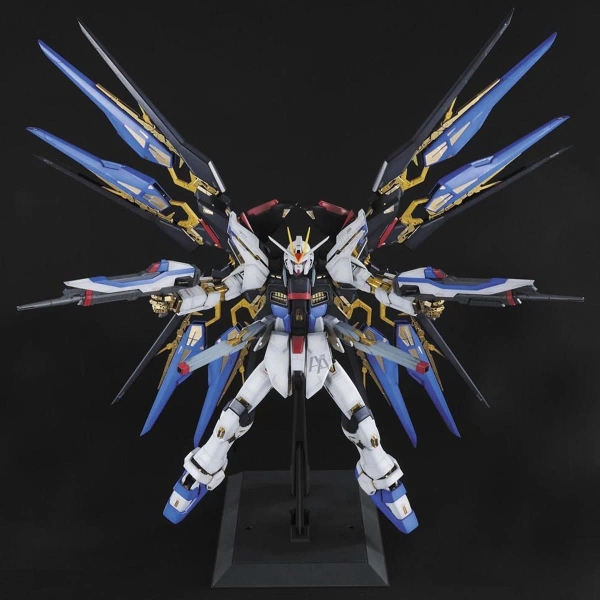 MÔ HÌNH LẮP RÁP  PG 1/60 STRIKE FREEDOM GUNDAM PERFECT GRADE CHÍNH HÃNG