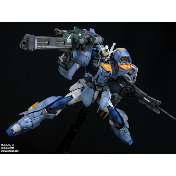 BANDAI MÔ HÌNH LẮP RÁP MG 1/100 DUEL GUNDAM ASSAULTSHROUD