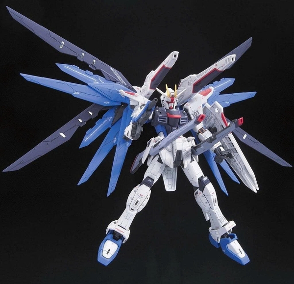 BANDAI Mô hình lắp ráp RG Freedom Gundam