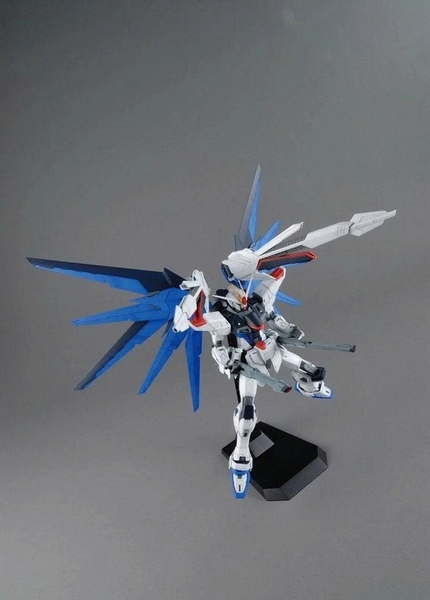[HÀNG CÓ SẴN] BANDAI MG 1/100 SEED FREEDOM 2.0 GUNDAM