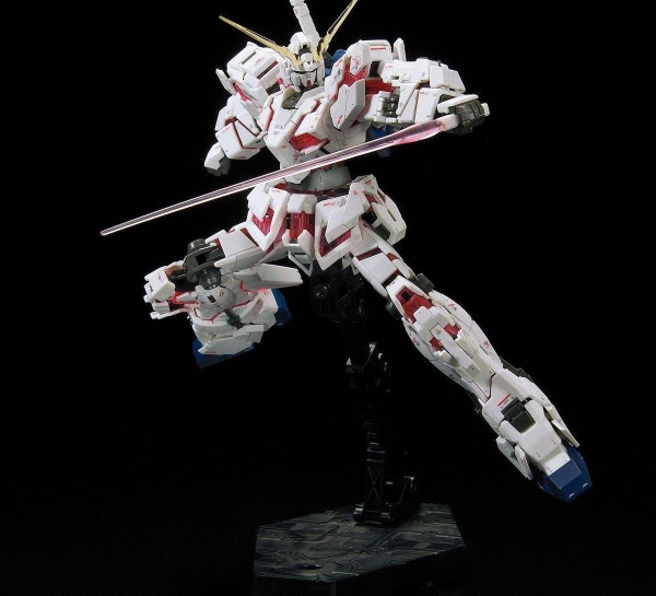 [HÀNG SẴN] BANDAI MÔ HÌNH LẮP RÁP RG 1/144 UNICORN GUNDAM