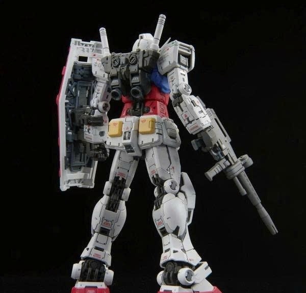 BANDAI Mô Hình Lắp Ráp RG 1/144 RX-78-2 Gundam Ver 2.0