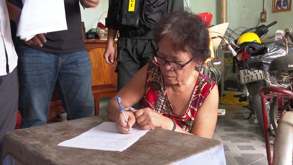 Vĩnh Long: Tạm giữ hình sự người phụ nữ 60 tuổi mua bán ma túy