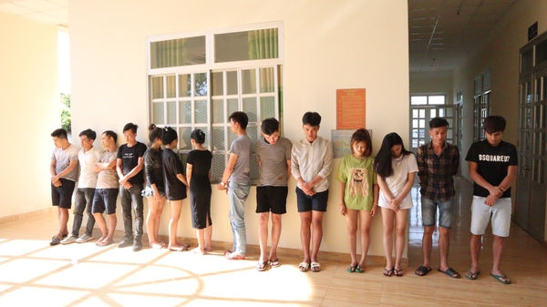 Bình Phước: Bắt quả tang 14 nam, nữ ‘bay lắc’ trong căn nhà thuê