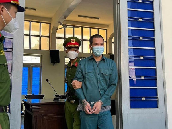 Bị ngăn đưa người yêu về quê, thanh niên đâm thương vong 2 bà cháu